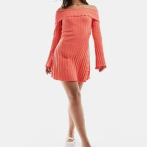 Offthe shoulder mini dress